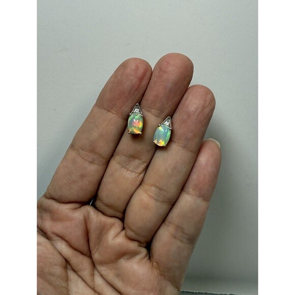 Jarad 1/20 ct tw Diomands 10k White Gold Opal Stud Earrings New - Picture 4 of 11